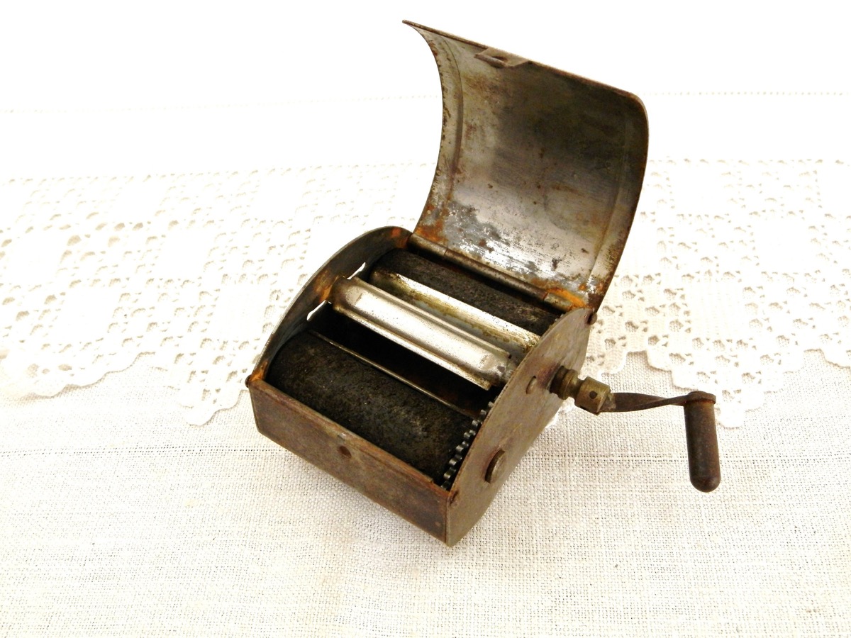razor blade sharpener old beauty products