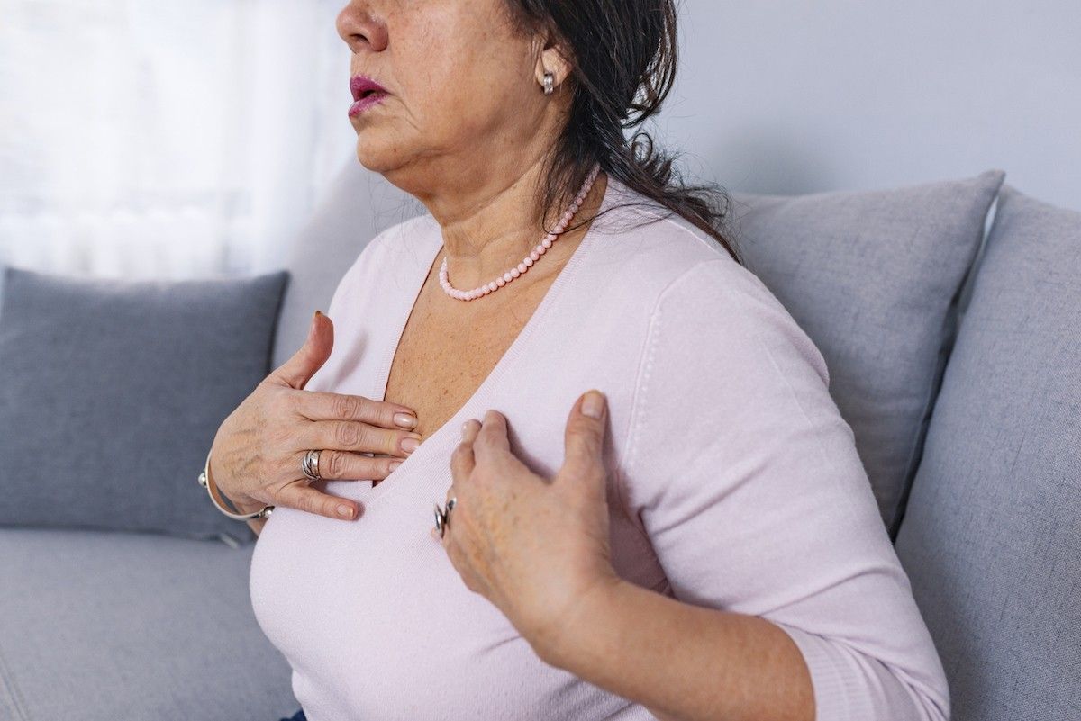 The Symptom 71 Percent of Women Have a Month Before a Heart Attack - 52