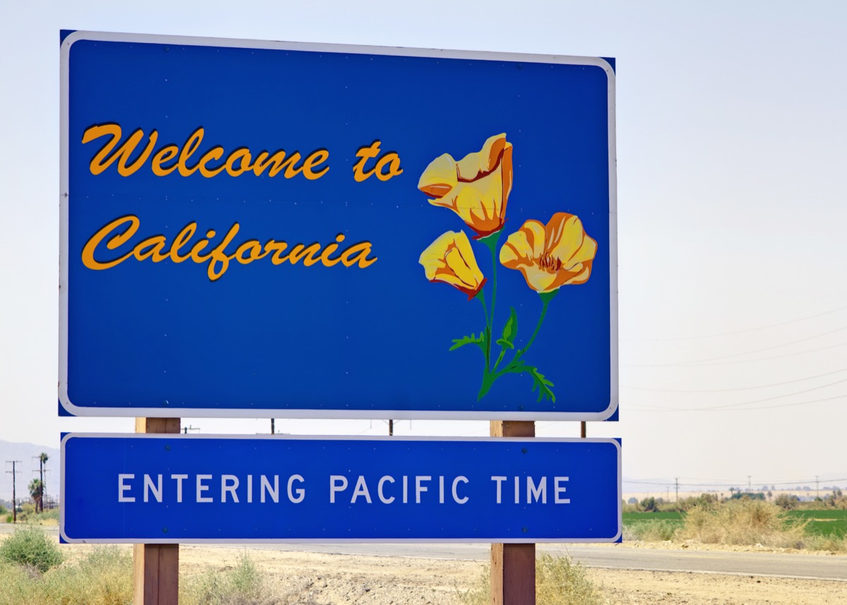 california state welcome sign