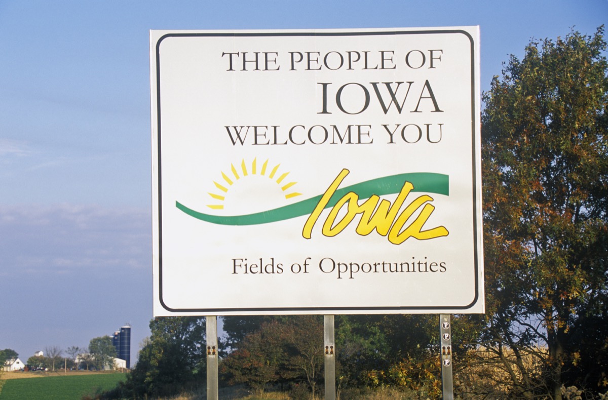 iowa state welcome sign