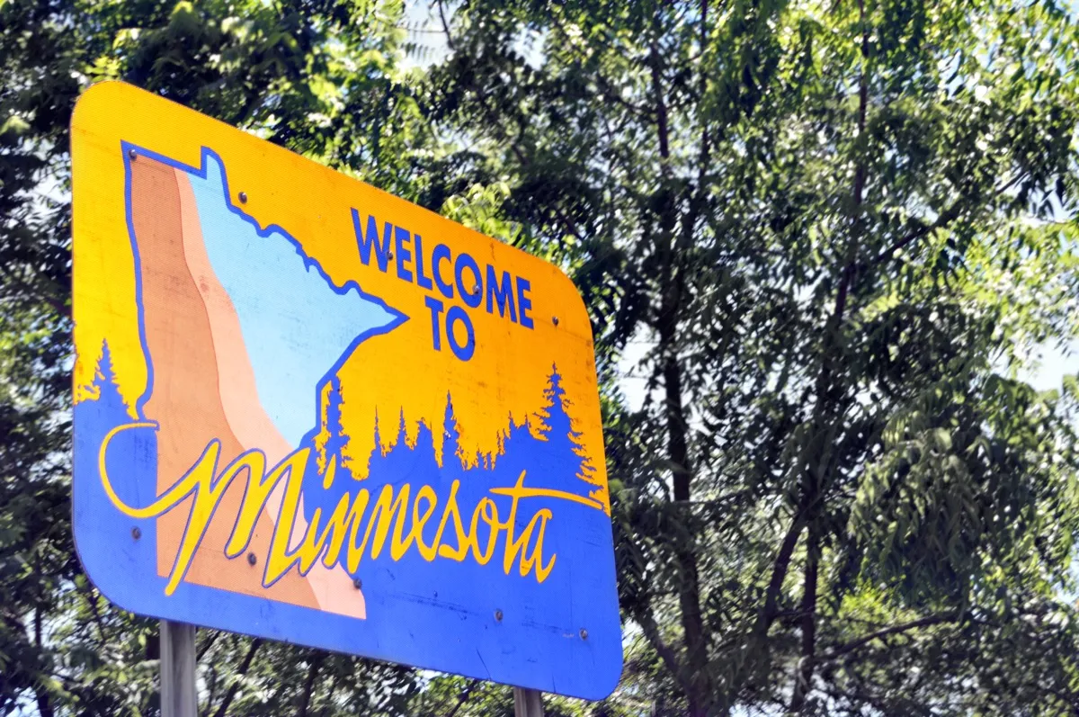 minnesota state welcome sign, iconic state photos