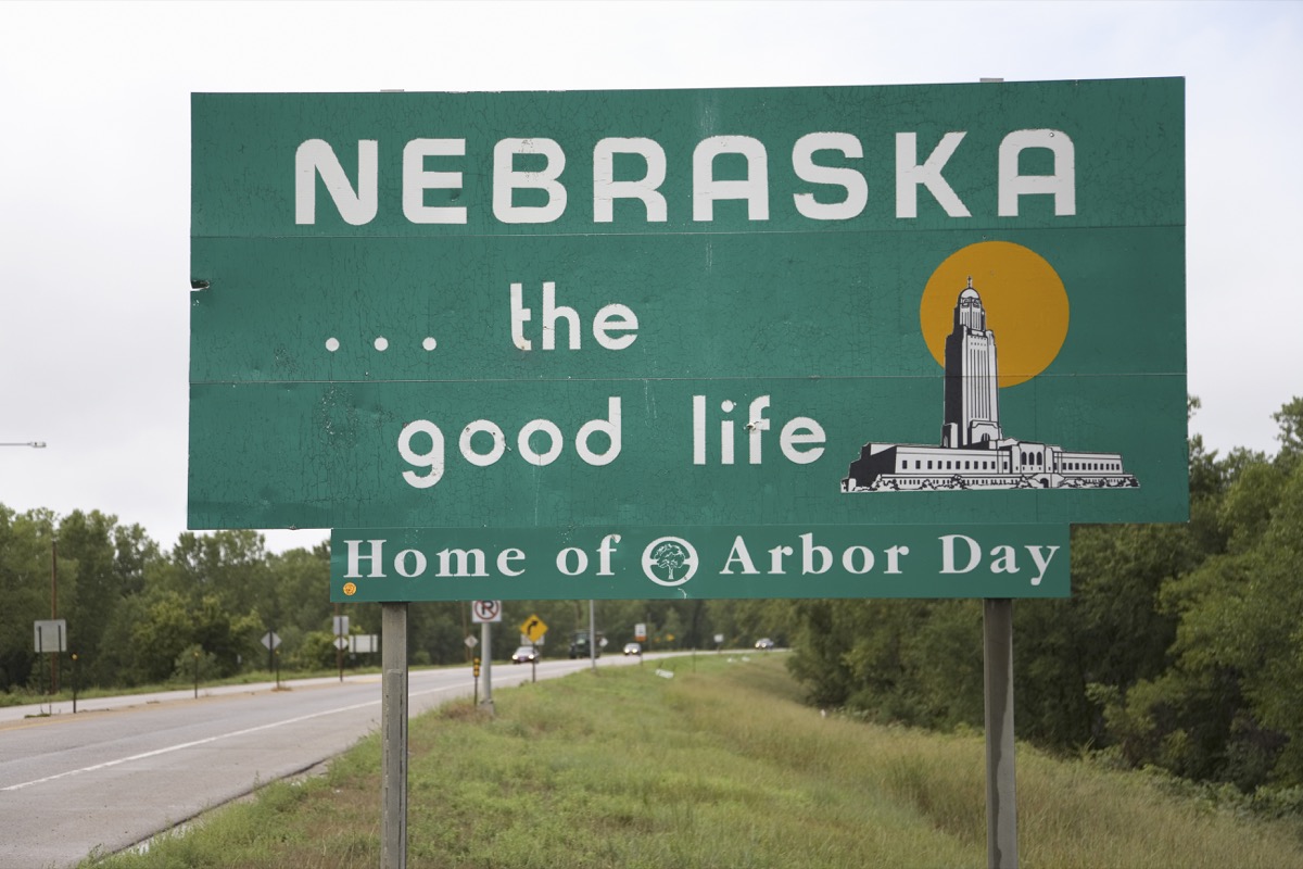 nebraska state welcome sign