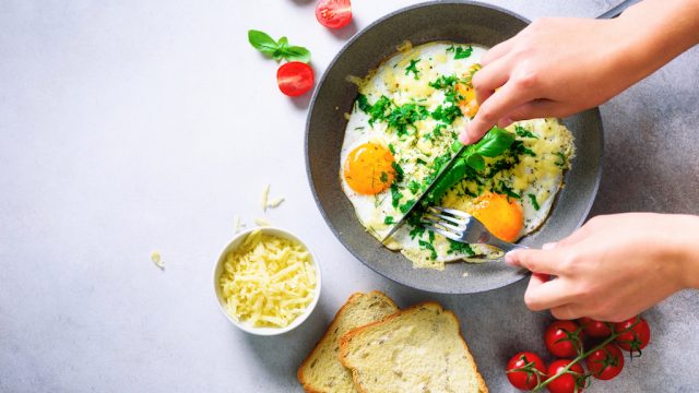 skipping breakfast increases risk of heart disease, study finds