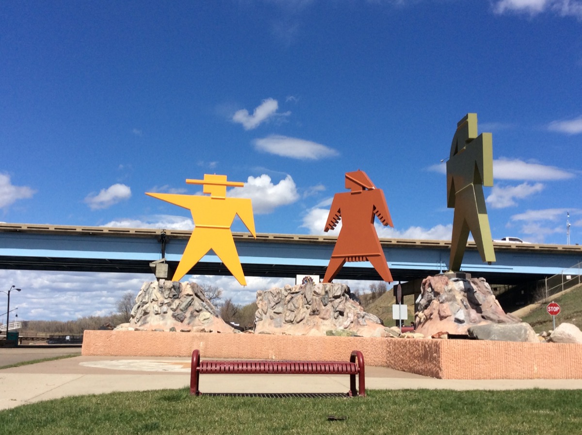 big lewis and clark statue figures, north dakota, weird state landmarks