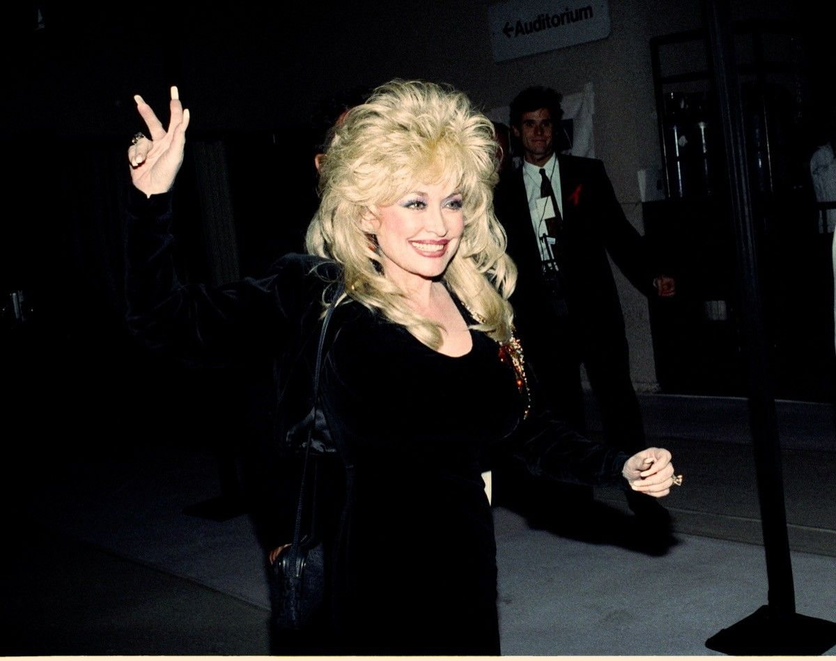 33. Dolly Parton lost a look-alike contest. 