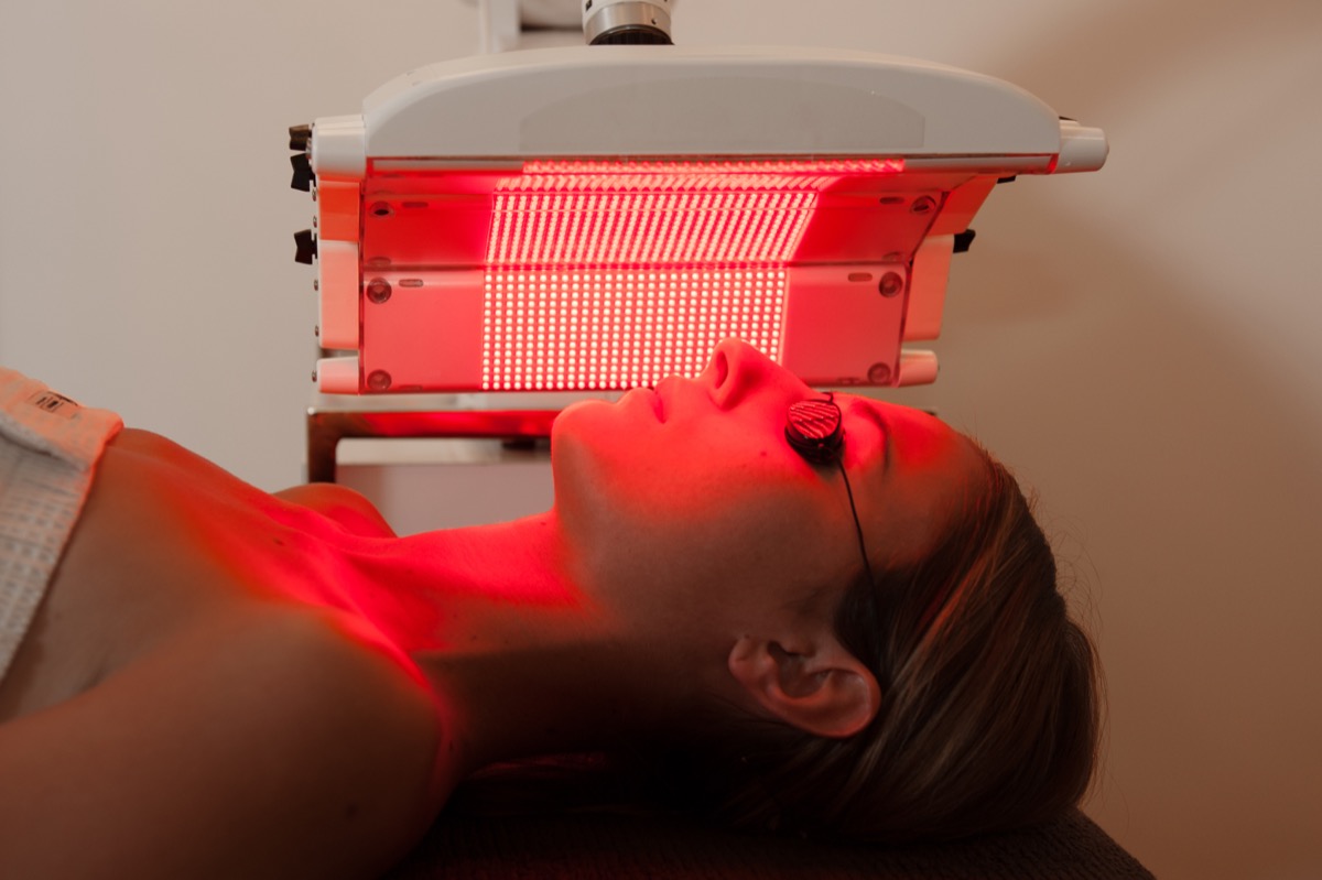 Woman getting red light therapy