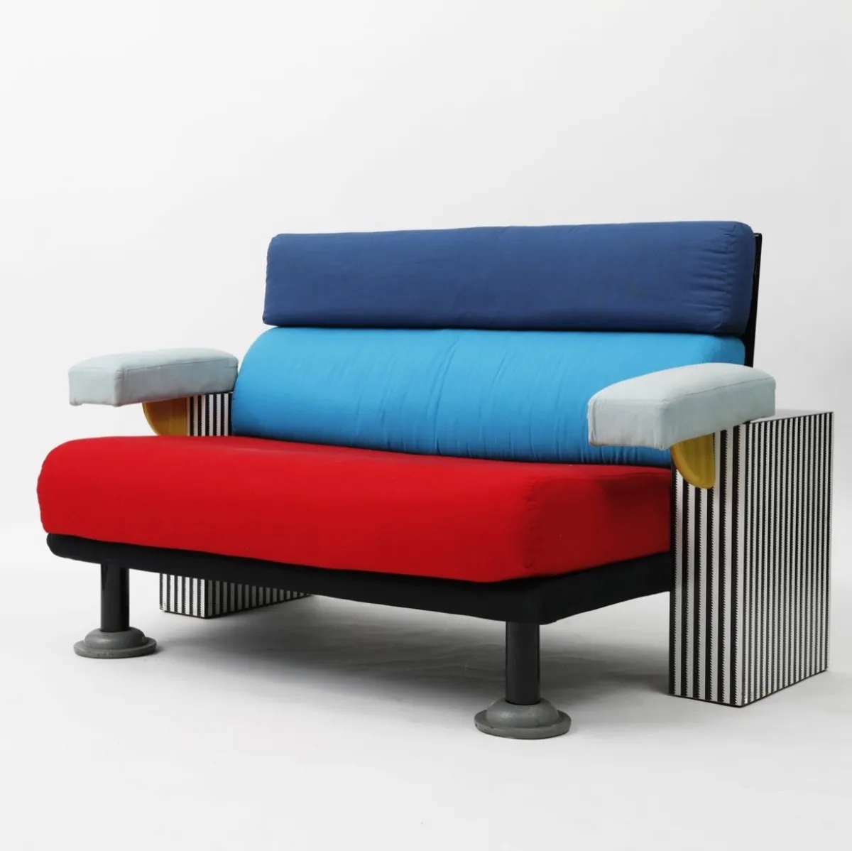 memphis design chair, 80s interior design