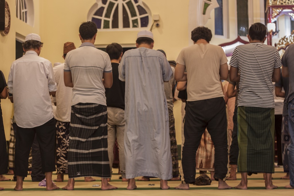 Muslims Praying for Ramadan Ways Ramadan is Celebrated