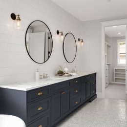 white bathroom, interior design mistakes