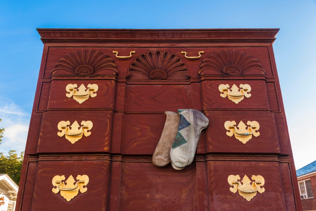 north carolina world's largest chest of drawers, weird state landmarks