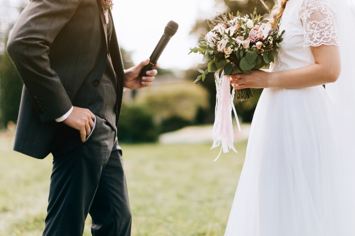 Man reads vows at wedding, craziest things brides and grooms have ever done at weddings