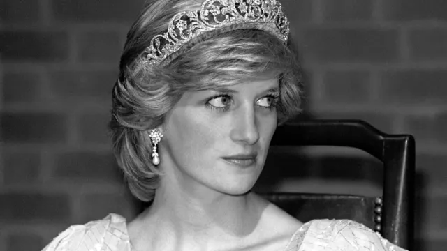 Princess Diana wearing Spencer Tiara 1983, secrets about princess diana