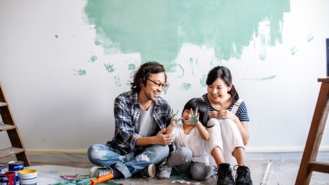 family painting wall in living room, diy hacks
