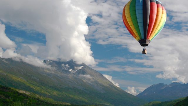 hot air balloon ride over colorado