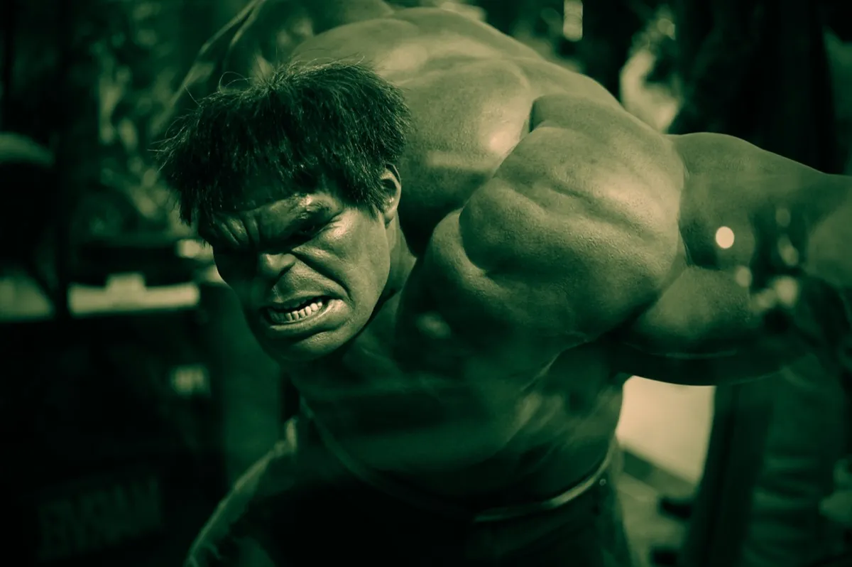 incredible hulk getting ready to fight