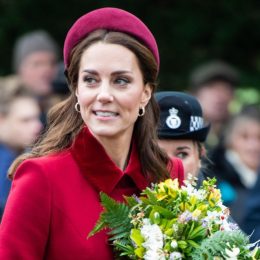 Kate Middleton wears headband