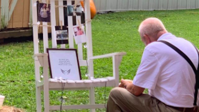 viral photo of Billy Gray sitting with tribute to late wife at wedding