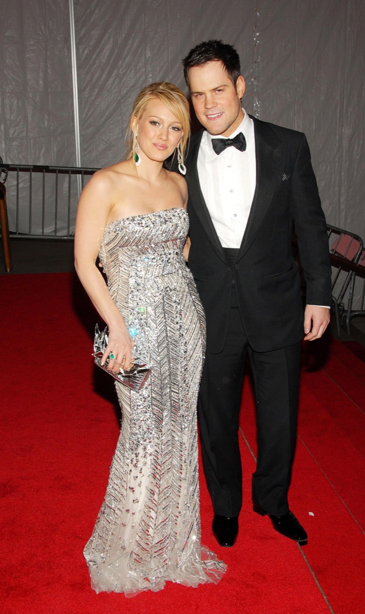 mike comrie and hilary duff, celebrity exes