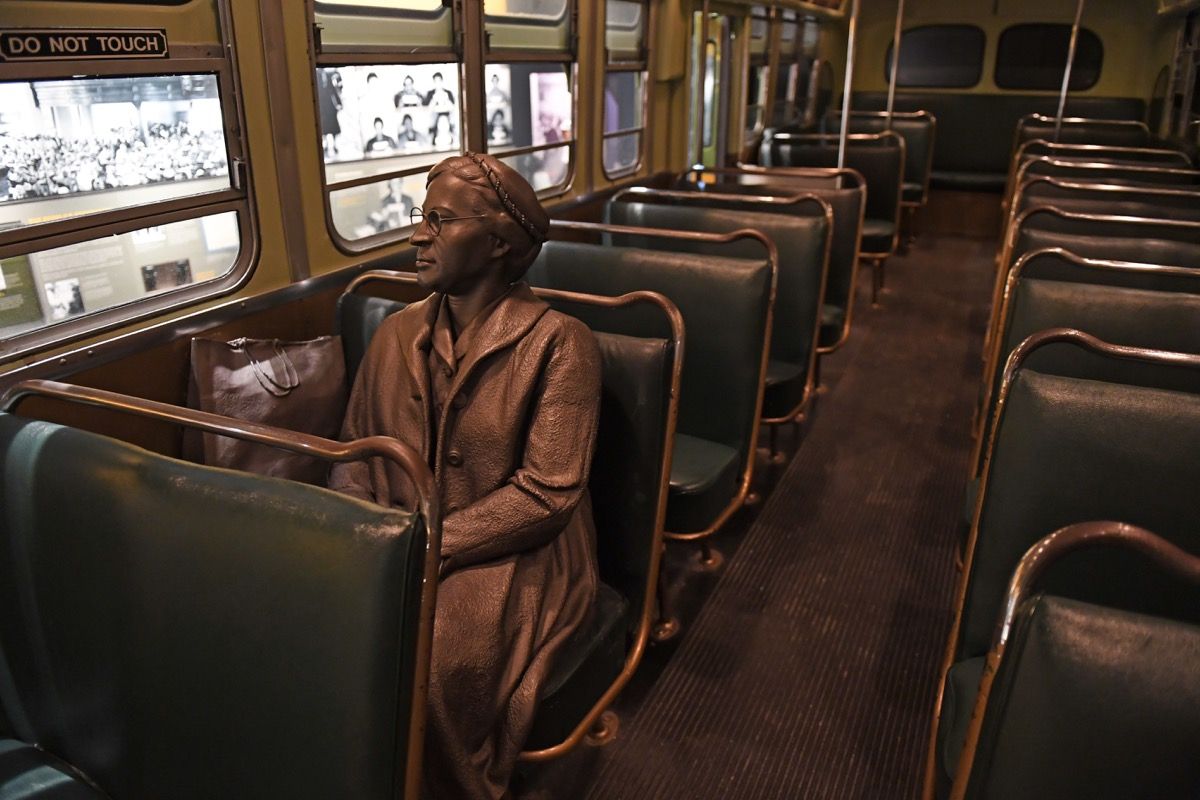 what happened when rosa parks didnt move