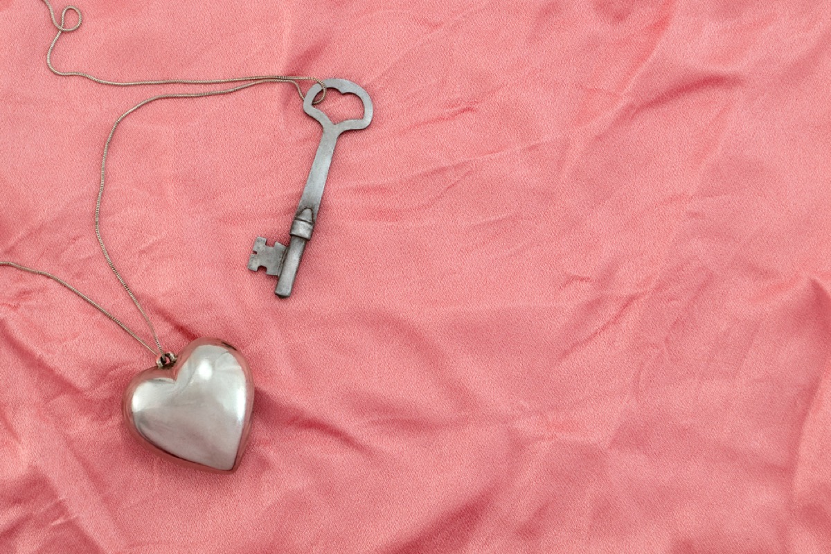 tarnished silver necklace and key, new uses for cleaning products
