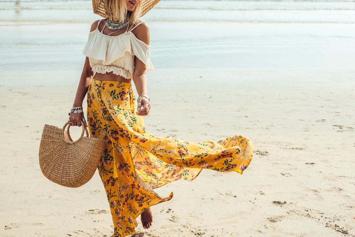 Trendy beach shop bags 2019