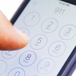Dialing 911 on smartphone