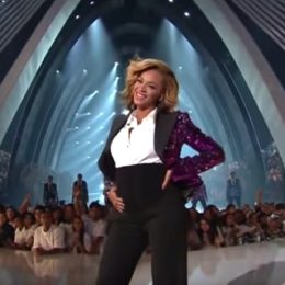 Beyonce reveals bump, pregnant with Blue Ivy, at 2011 MTV VMAs, most shocking performances