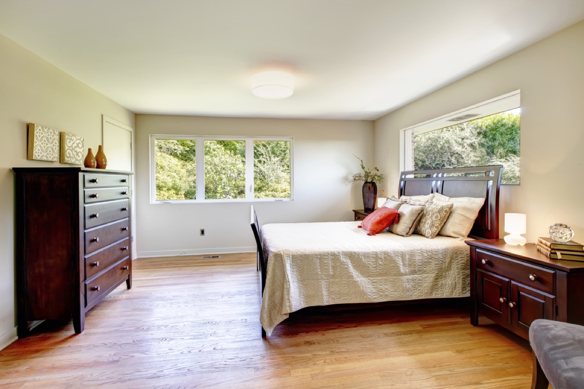 matching bedroom set, interior design mistakes