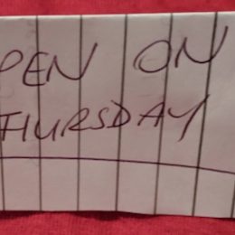 woman leaves boyfriend notes to help him deal with depression