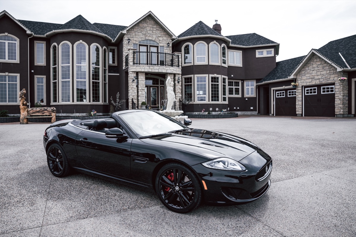 Mansion with convertible