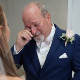 crying dad at wedding viral photo