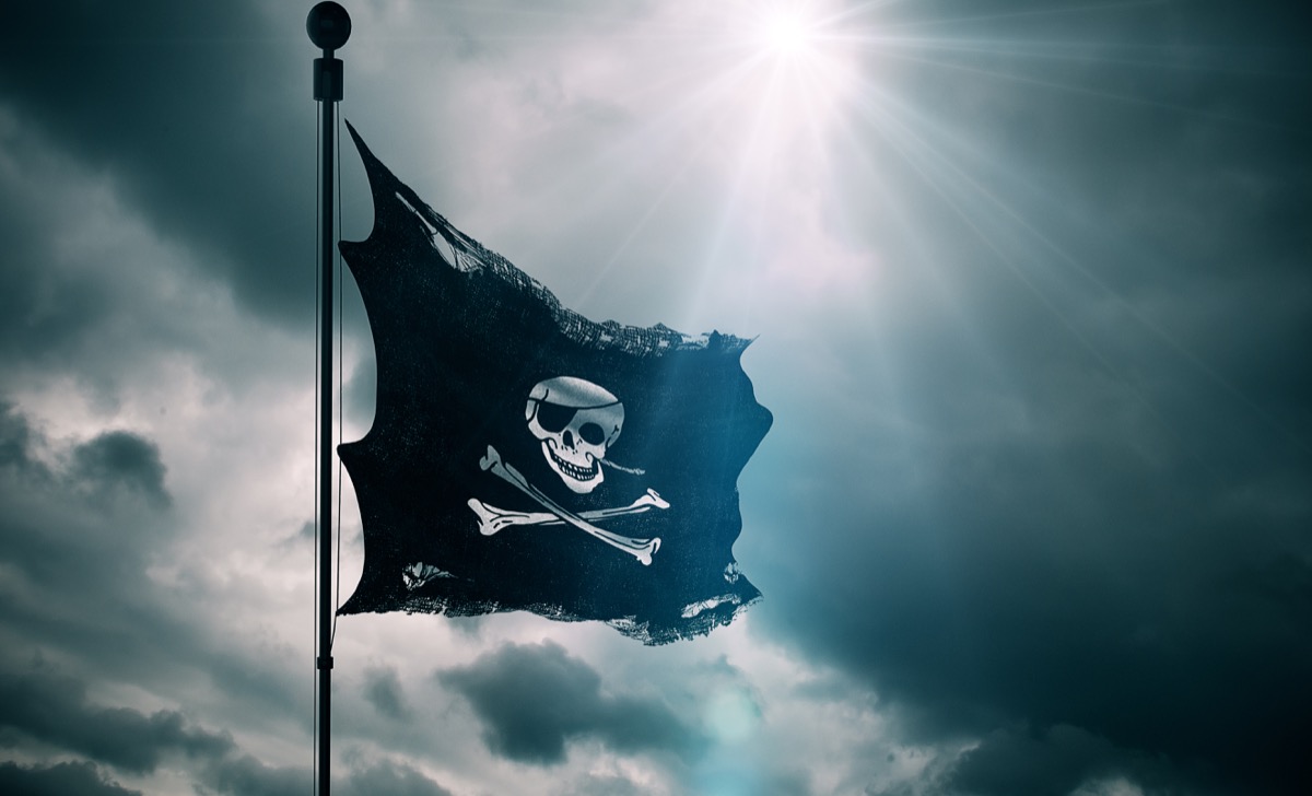 skull and crossbones pirate ship flag