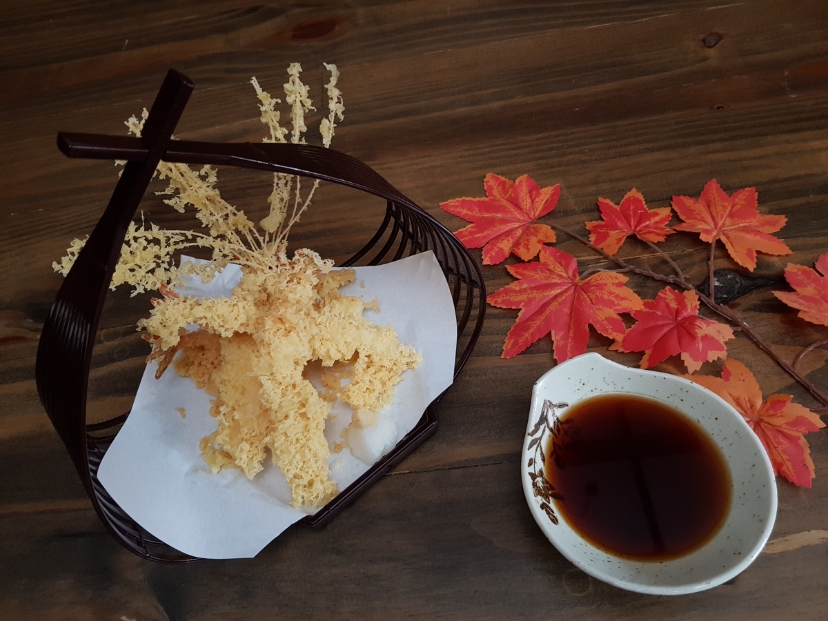 tempura fried maple leaves