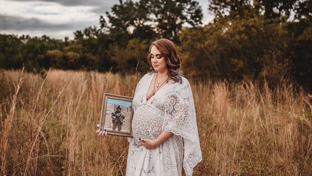 mother-to-be photoshoot for military husband killed in action