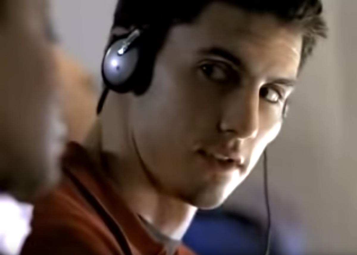 Milo Ventimiglia in 2001 Apple Commercial
