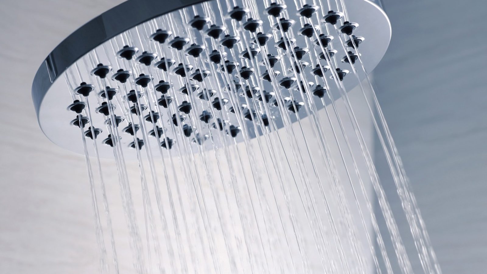 Doctors Say You're to Wash Your Feet Every Time You Shower