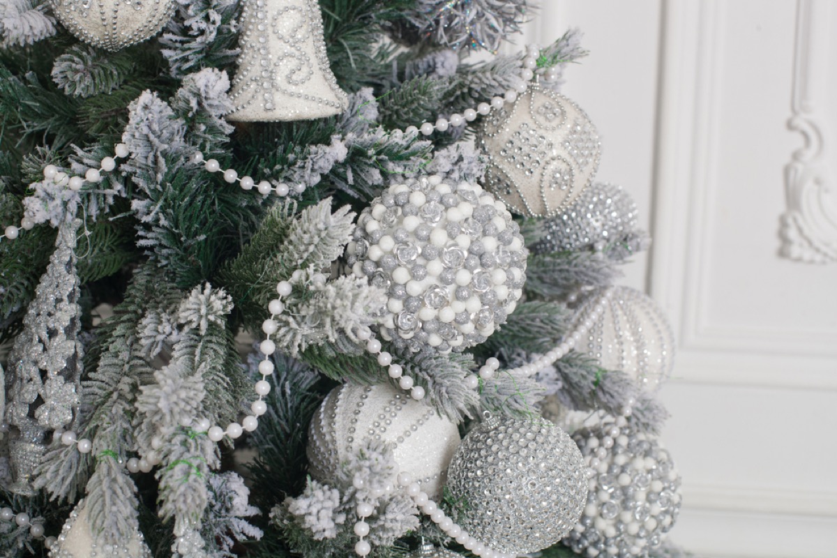 17 Holiday Decorating Dos and Don'ts for Your Home — Best Life