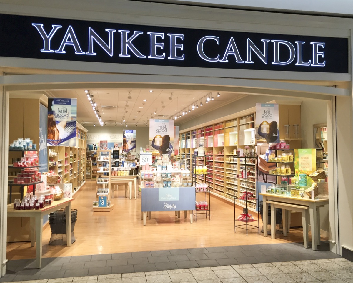 yankee candle store inside a mall