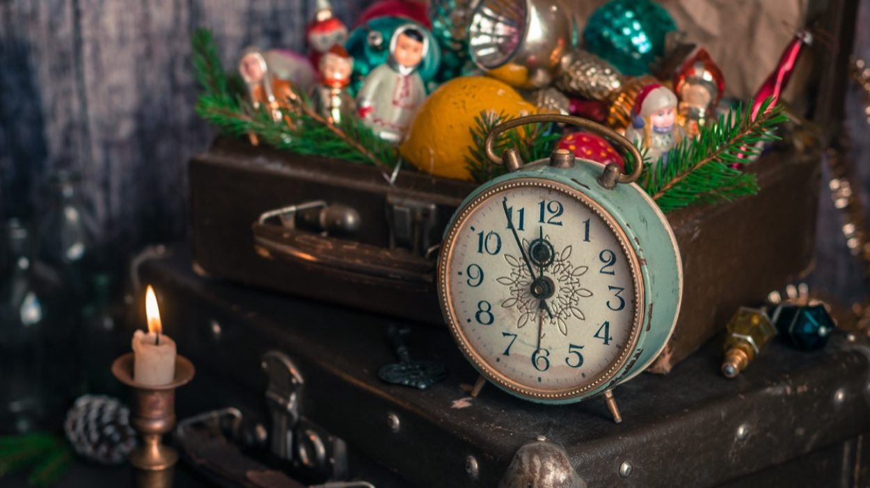 15 Weird, Forgotten Christmas Traditions Nobody Does Anymore