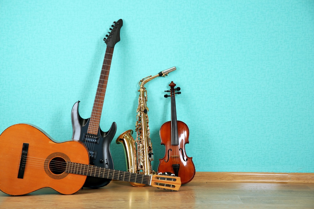 A bunch of different musical instruments