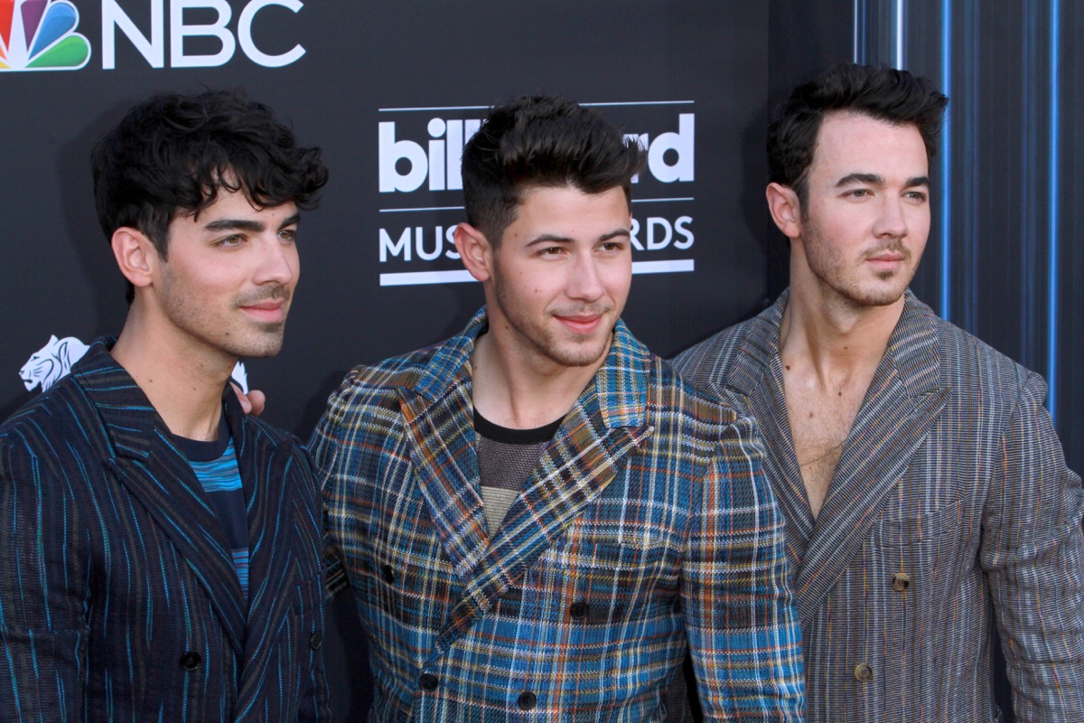 jonas brothers revival on red carpet