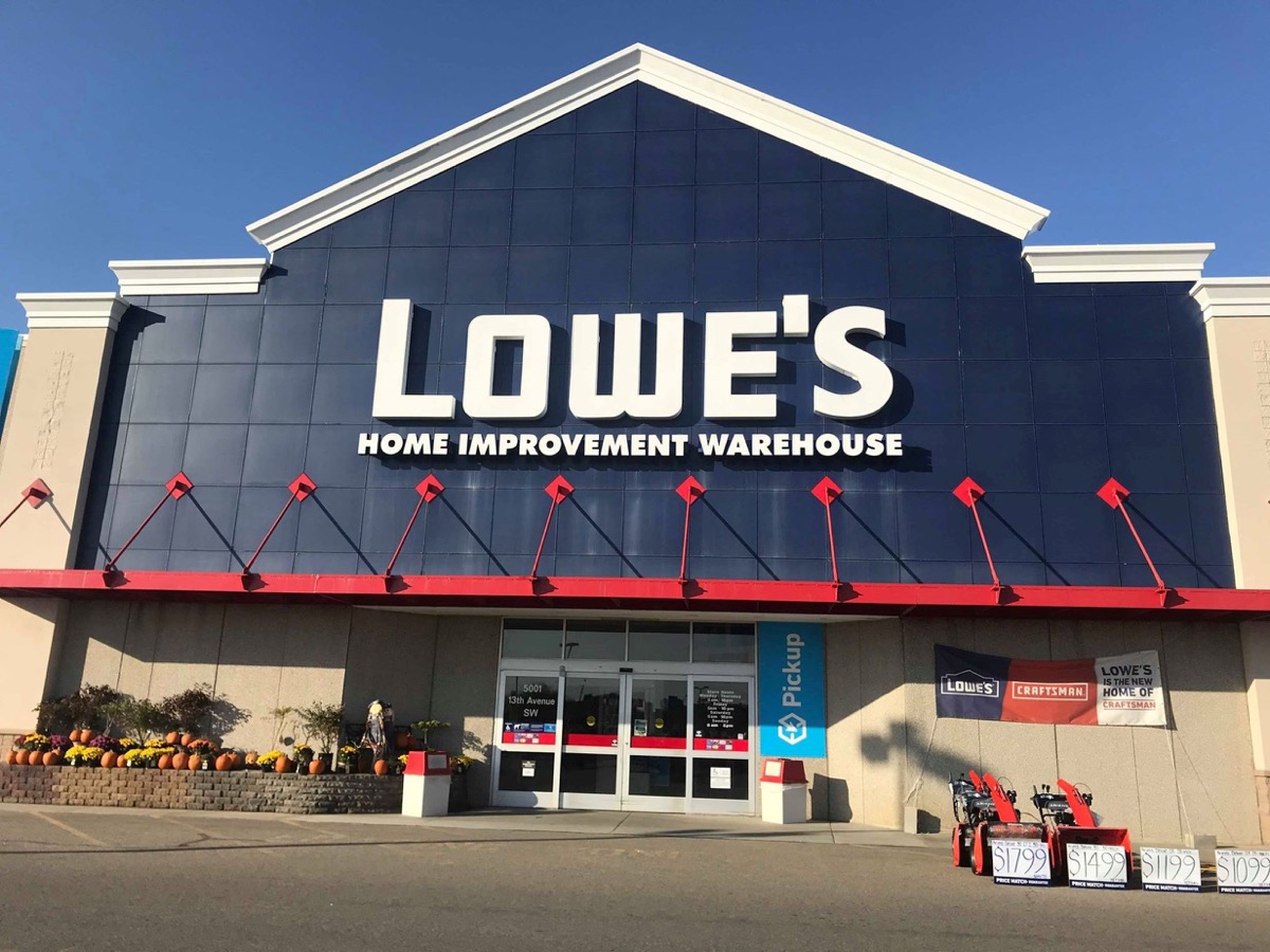 lowe's store entrance