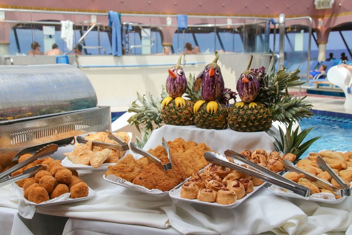 cruise buffet lunch