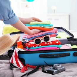 9 Must-Haves You Should Always Bring to the Airport
