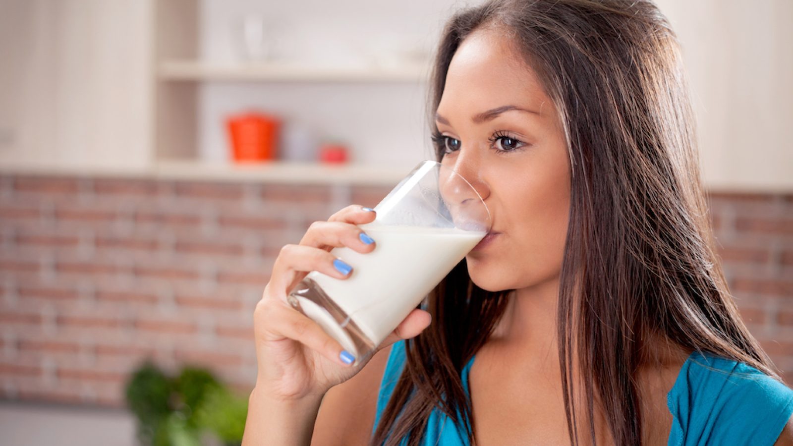 Study Finds the Benefits of Drinking Skim Milk Include Slowed Aging
