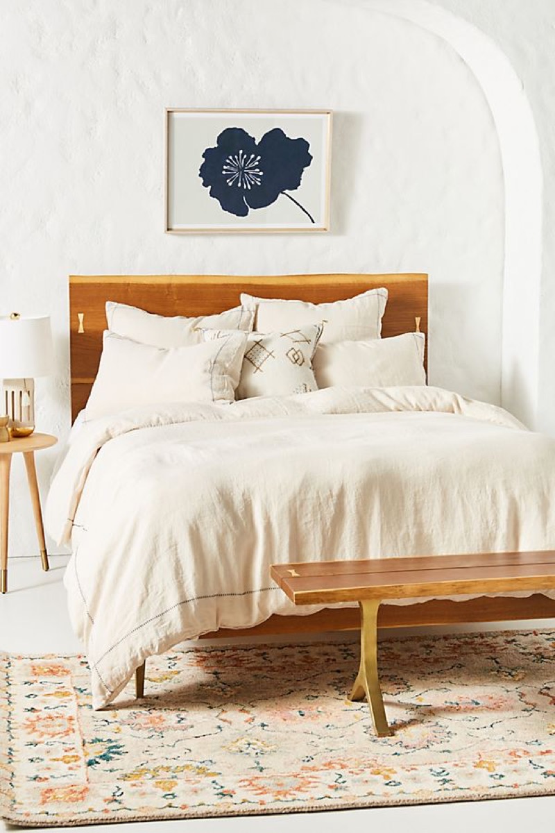 Bedroom with linen bedset
