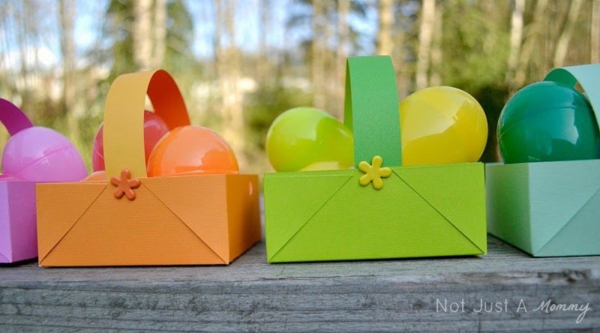 Colorful Easter baskets paper