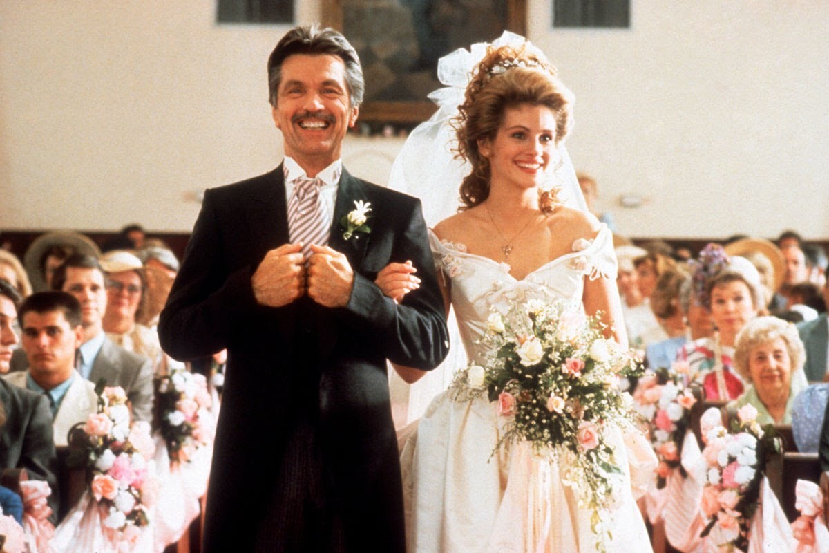 Tom Skerritt and Julia Roberts in Steel Magnolias