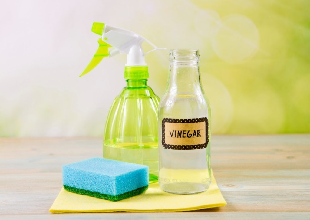 Vinegar cleaning product