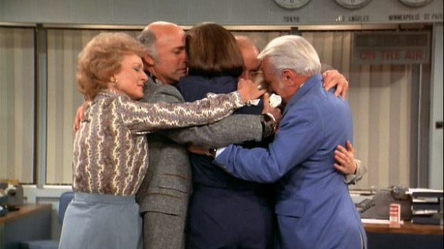 the cast of the mary tyler moore show hugging in the final episode